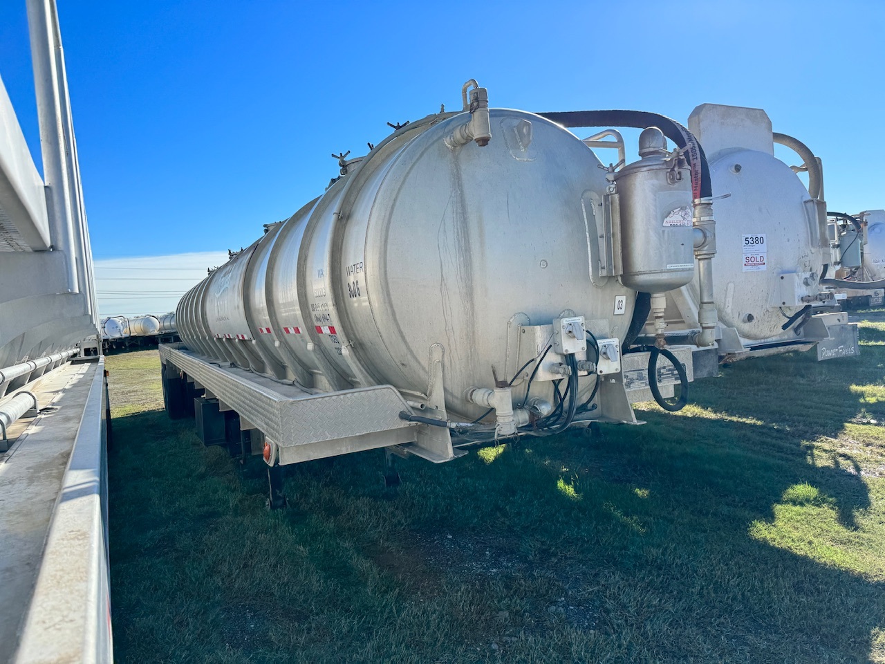 2008 Overland 150 BBL T/A Aluminum Vacuum Trailer w/Pump and Engine